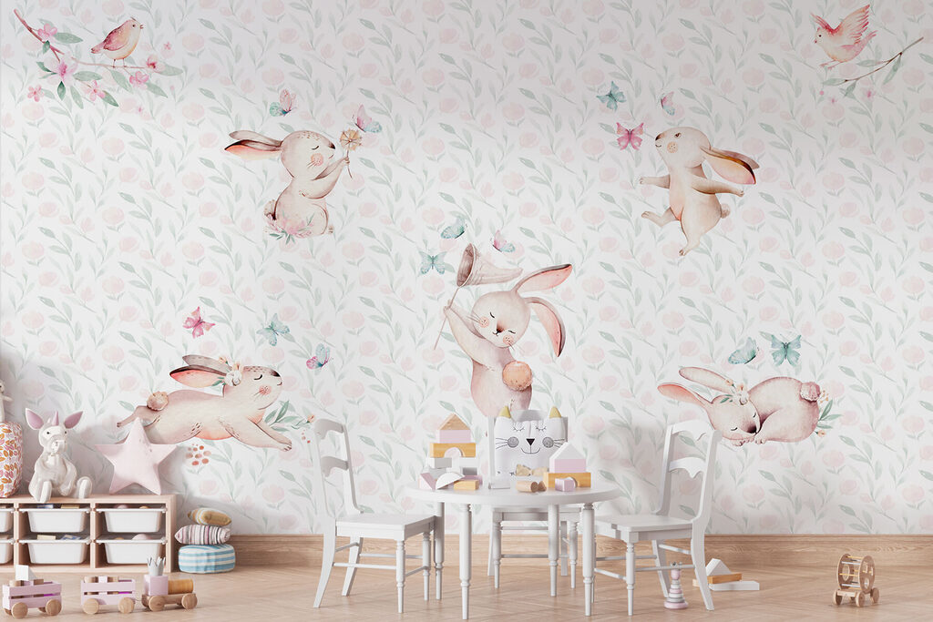 Häschen zwischen zarten Blümchen in einem Interieur