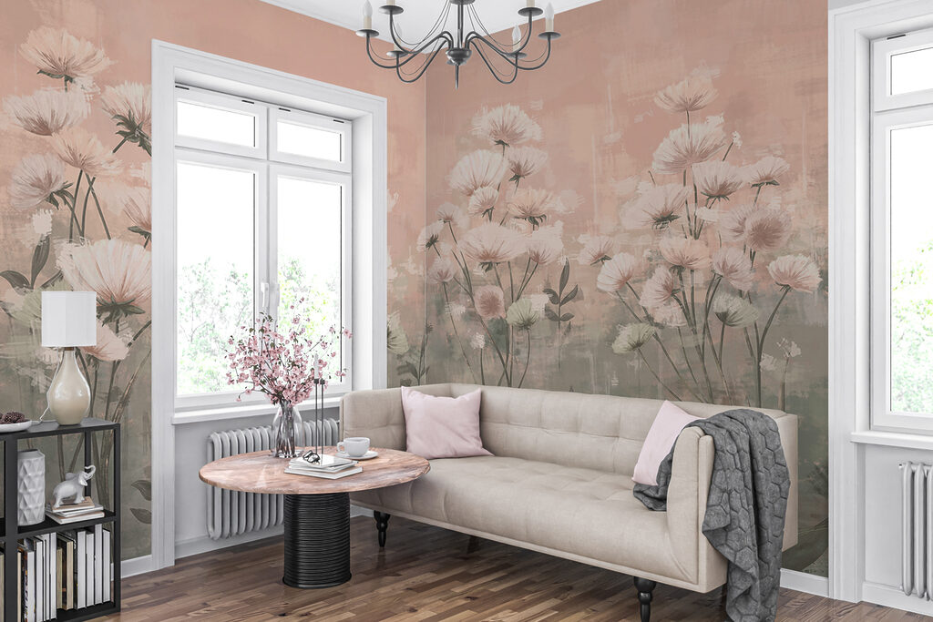 Weiße Blüten im Abenddunst in einem Interieur