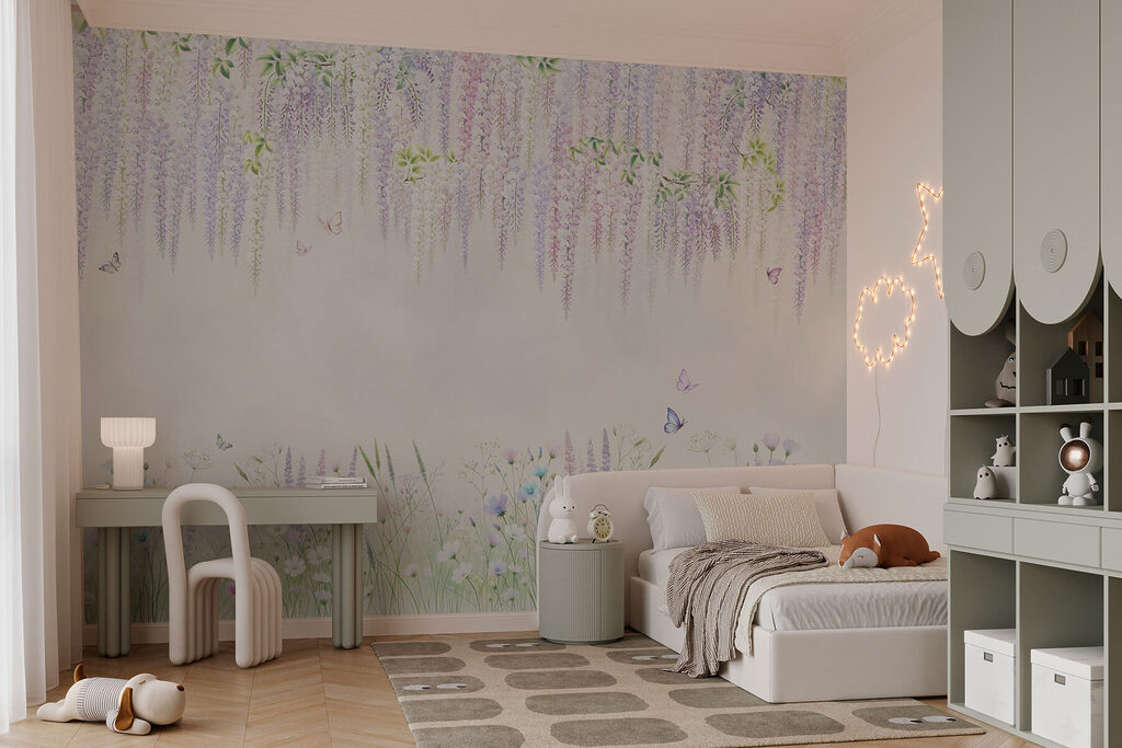 Blüten über dem Wiesenrand in einem Interieur
