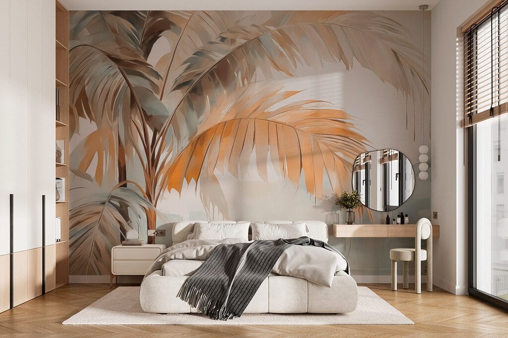 Goldene Palme am Wasser in einem Interieur