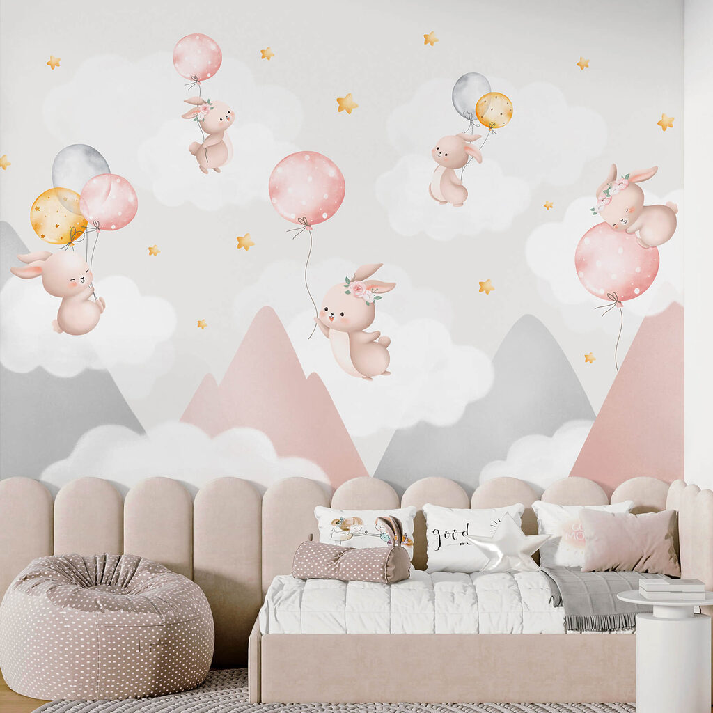 Häschen mit Luftballons in einem Interieur