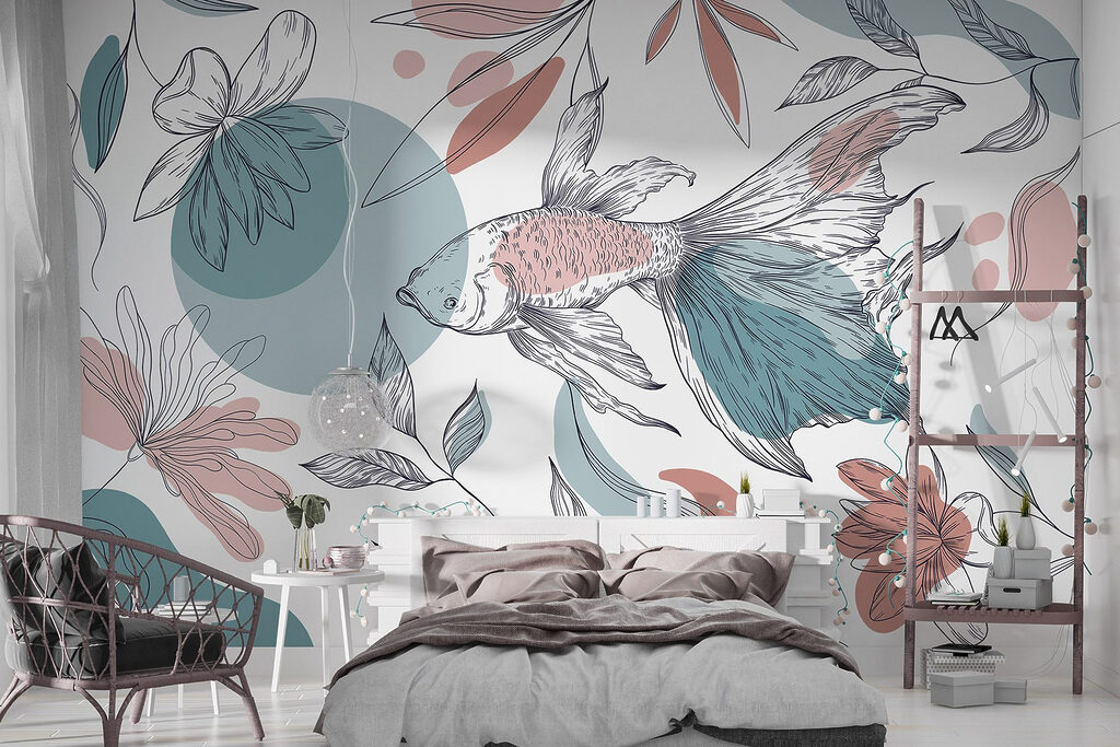 Schleierschwanz zwischen Blumen in einem Interieur