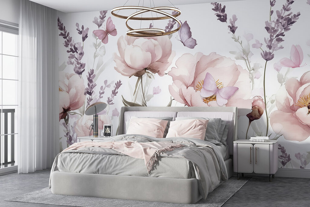 Schmetterlinge über Blütentrauben in einem Interieur