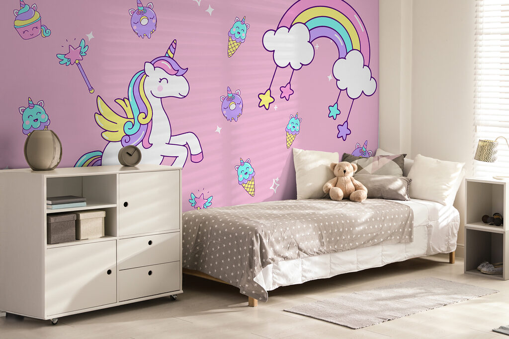 Einhorn zwischen rosa Bonbons in einem Interieur