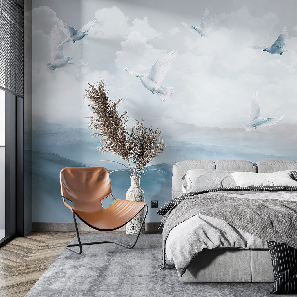 Vögel über gemalten Hügeln in einem Interieur